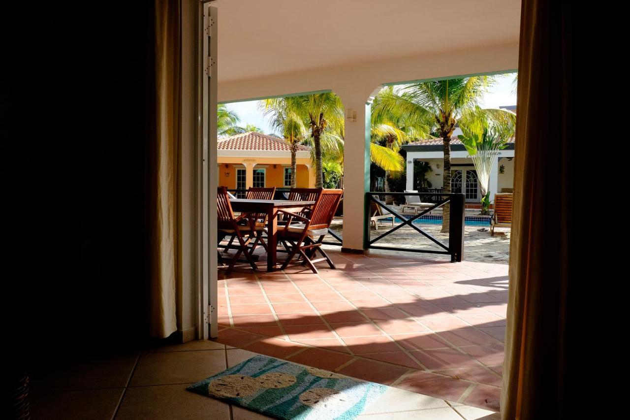 Villa Olivia Poolside Кралендижк Екстериор снимка